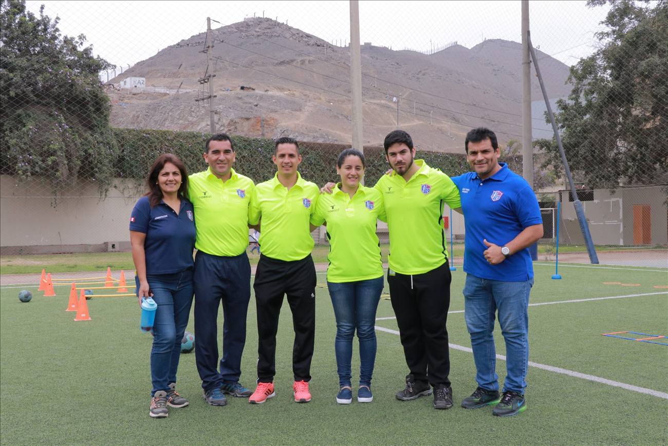 Equipo de entrenadores de Soccer Lima FC en 2017, escuela de fútbol en Lima
